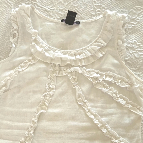 Linen Ruffled Blouse - Picture 5 of 5